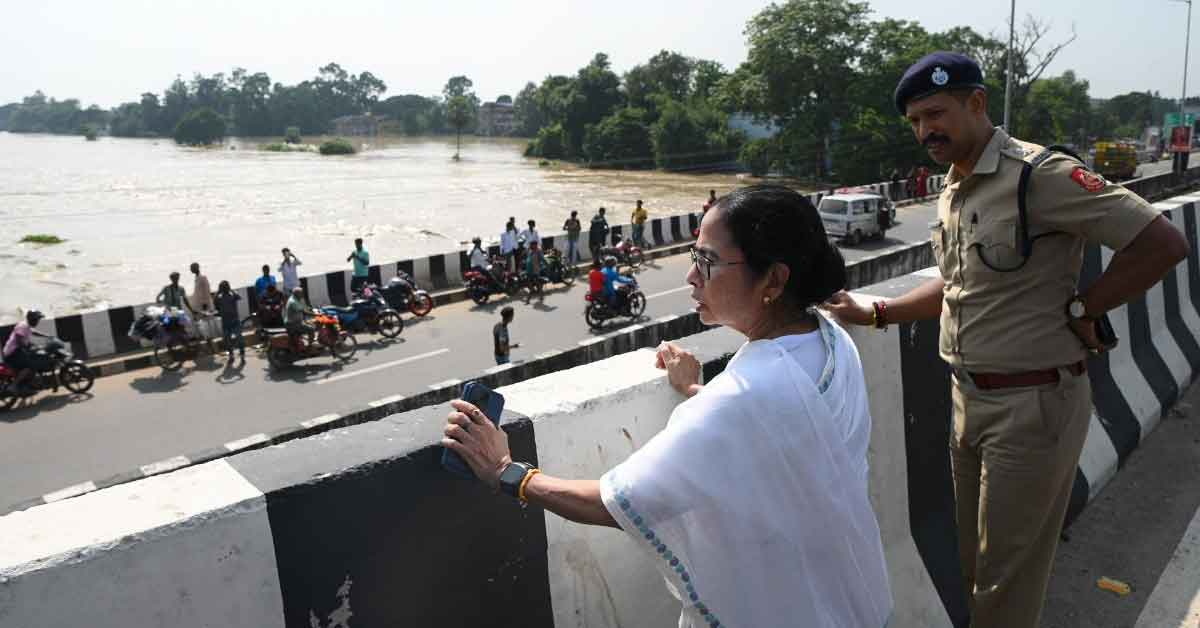 Mamata banerjee attacks dvc over west bengal flood situation