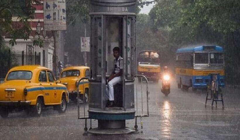 rain alert উত্তর-পশ্চিম বঙ্গোপসাগরে ফুঁসছে নিম্নচাপ, আজ বৃষ্টিতে ভাসবে কলকাতা সহ এই জেলাগুলি