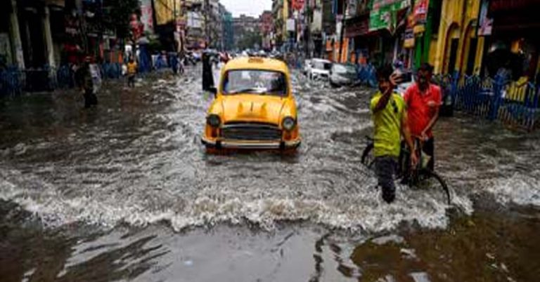 দক্ষিণবঙ্গে বৃষ্টির দাপট, বৃষ্টি থাকবে আর কতদিন?