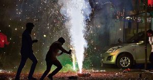 Pollution Increased in Kolkata on Kali Puja Night: Where and How Much Did the Levels Rise?