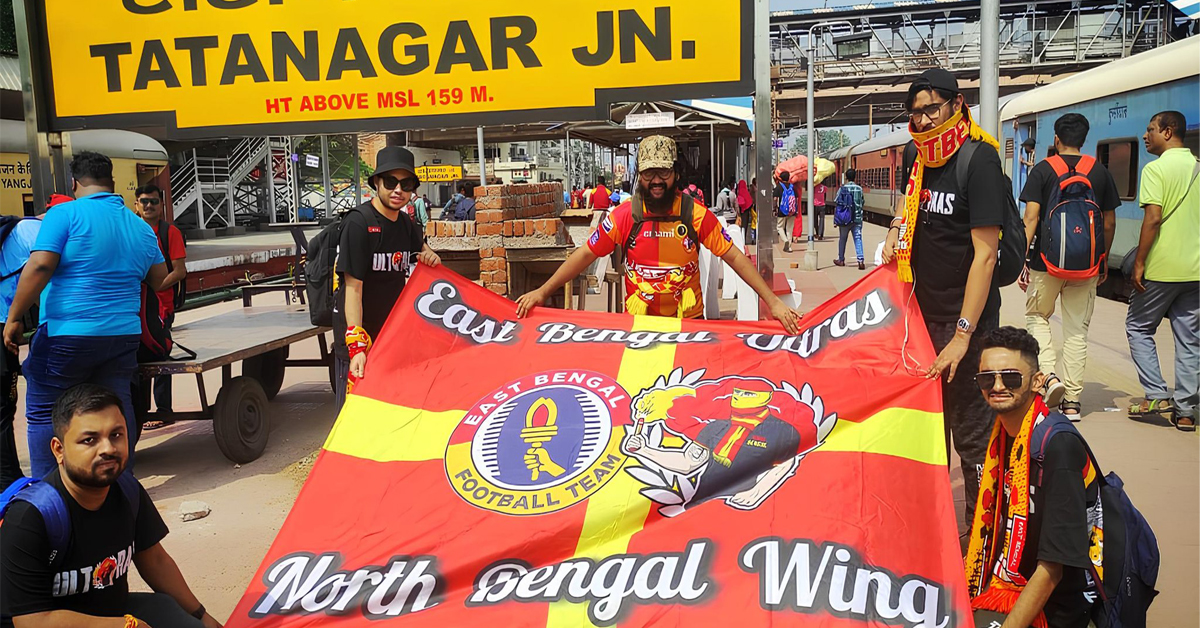 Eastbengal Fans copy 'সর্বহারা' দলকে উজ্জীবিত করতে বিশেষ টিফো নিয়ে শিল্প নগরীতে মশাল ব্রিগেড