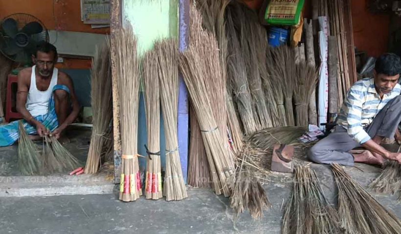 Emerging Dhanteras Custom Brooms Become Popular Choice for Buyers This Year