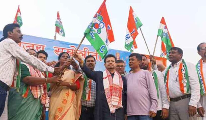 Former Union Minister John Barla's Sister Marina Kujur Joins TMC