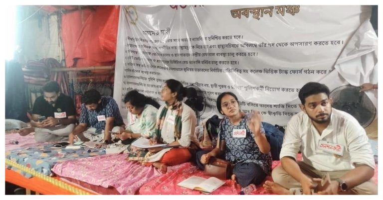 অনশনের ১৫৪ ঘণ্টা অতিক্রান্ত, ঝাঁঝ বাড়িয়ে ‘আমরণ অনশন’য়ে যোগ দিলেন আরও দুই ডাক্তার