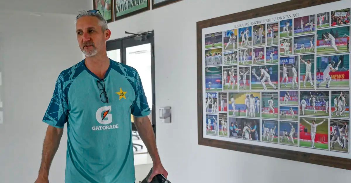 Jason Gillespie Spotted Collecting Water Bottles at Rawalpindi Stadium