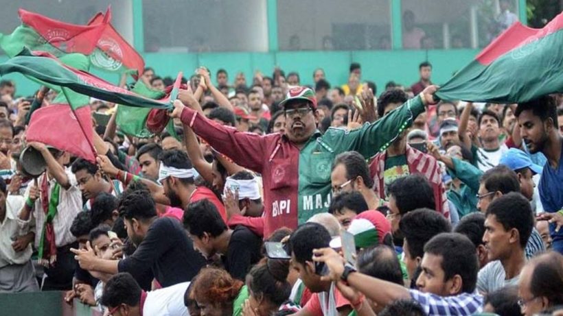 This Durga Puja, ‘Rokte Amar Mohun Bagan’ Extends Gratitude to Ground Staff, Canteen Workers, and Ghugni Seller Rahul's Family