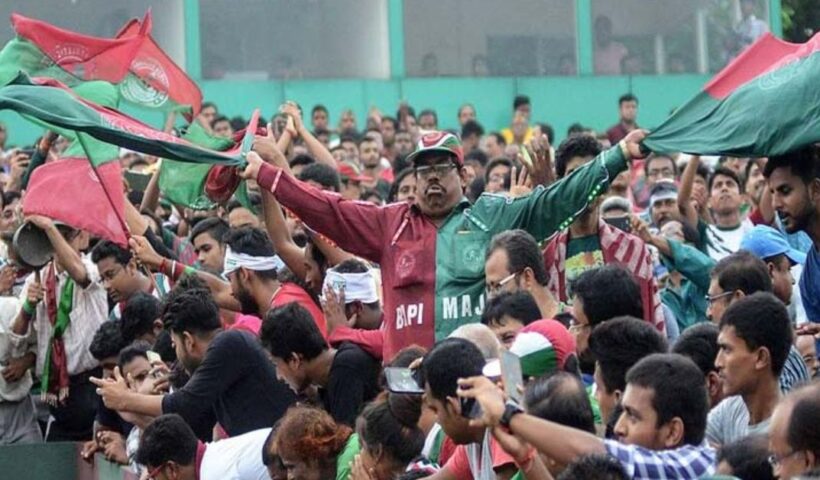 This Durga Puja, ‘Rokte Amar Mohun Bagan’ Extends Gratitude to Ground Staff, Canteen Workers, and Ghugni Seller Rahul's Family