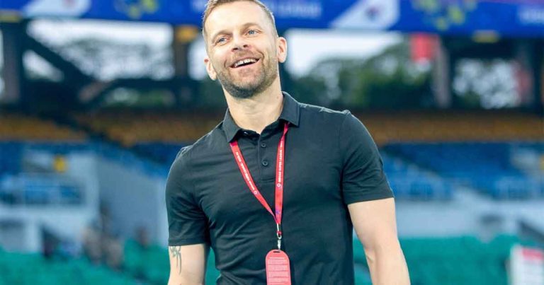 Mumbai City FC Coach Petr Kratky in Super Cup 2025