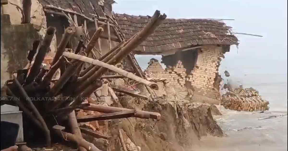 Murshidabad Villages Crumble as Ganges Erosion Intensifies, Hundreds Left Under Open Sky