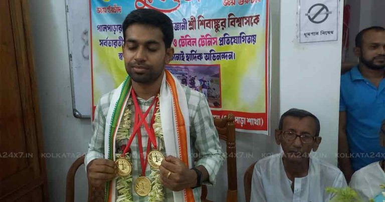 National Table Tennis Champion Shivankur Returns to Nadia, Honored for Gold Win