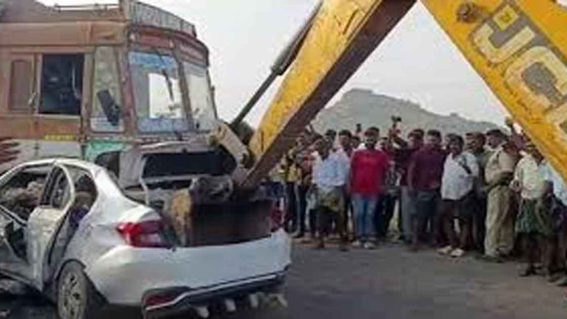 Road accident in Andhra pradesh seven Iscon member died