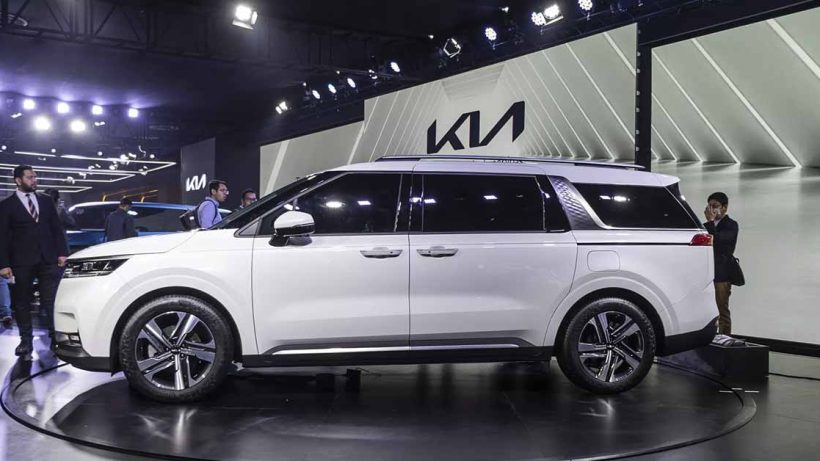 kia carnival launched in india