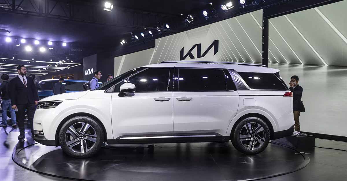 kia carnival launched in india