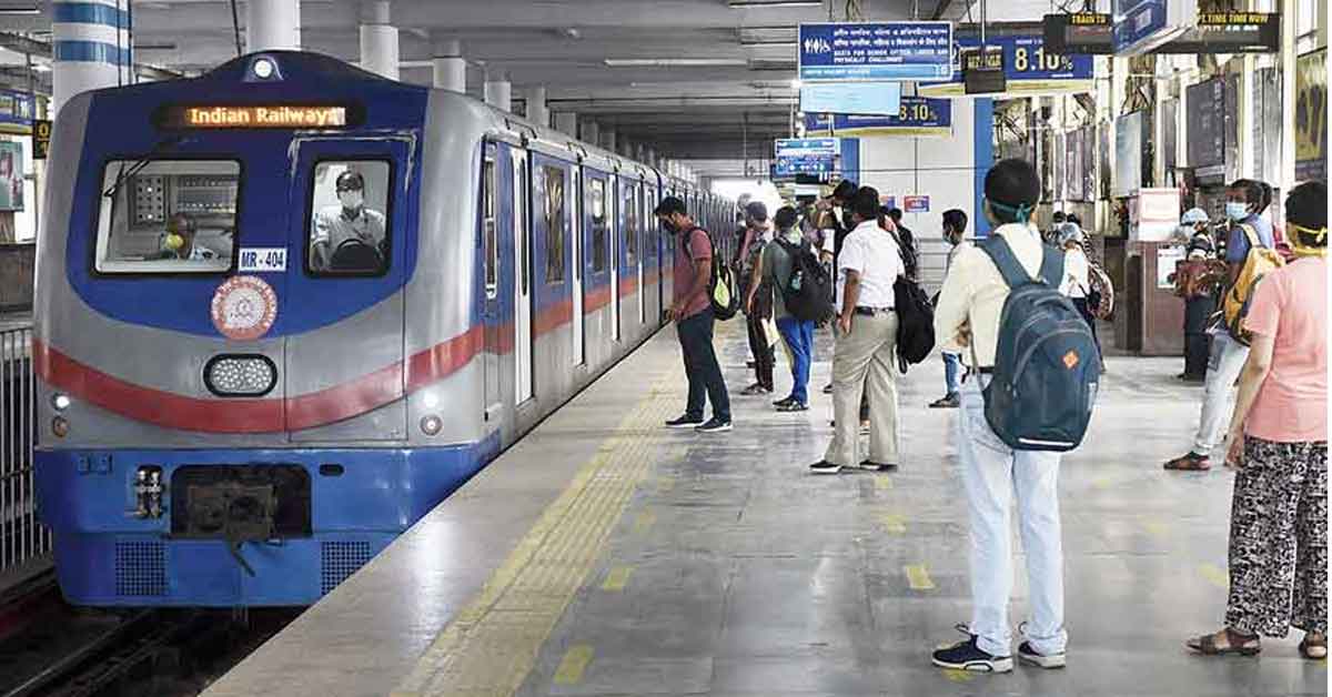 Signal blocked Dumdum to Dakhsineshwar metro service hault on friday