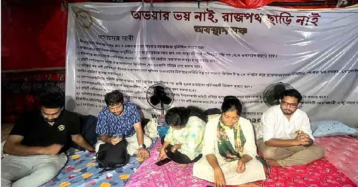 Kolkata police request and send letter to junior doctors to withdraw their hunger strike amid rg kar protest