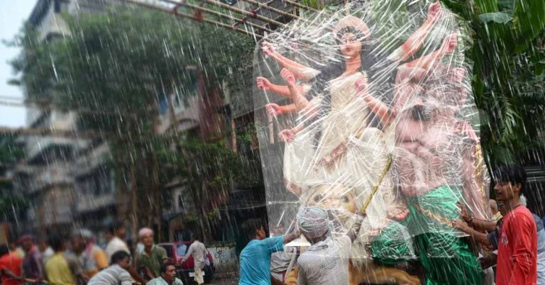 দেবীপক্ষের সূচনা থেকেই বৃষ্টি, কেমন থাকবে পুজোর আকাশ, জানাল হাওয়া অফিস