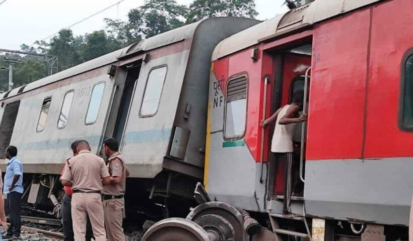 Agartala-Lokmanya Tilak Terminus Express derails