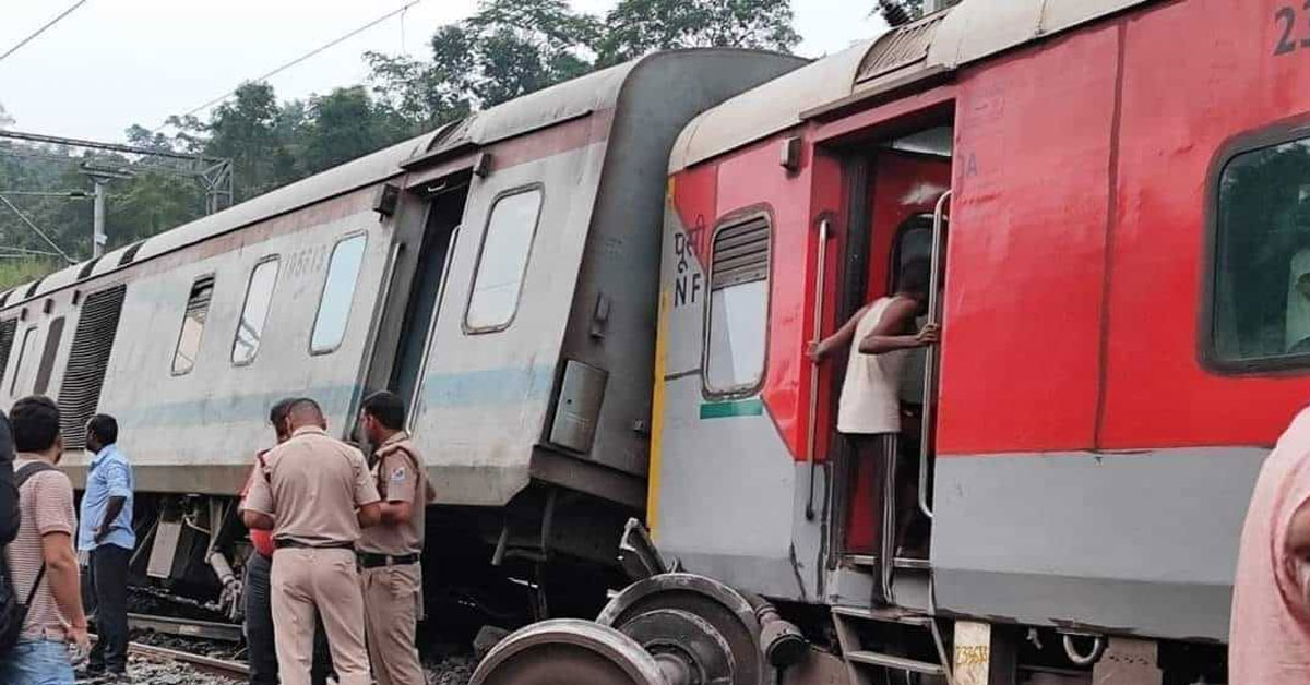 Agartala-Lokmanya Tilak Terminus Express derails