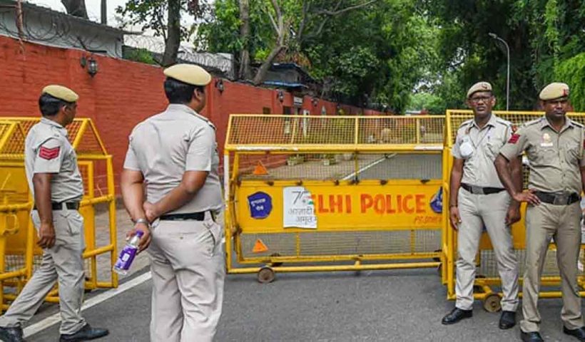 Delhi school bomb threat was hoax it made by students to avoid examinationas