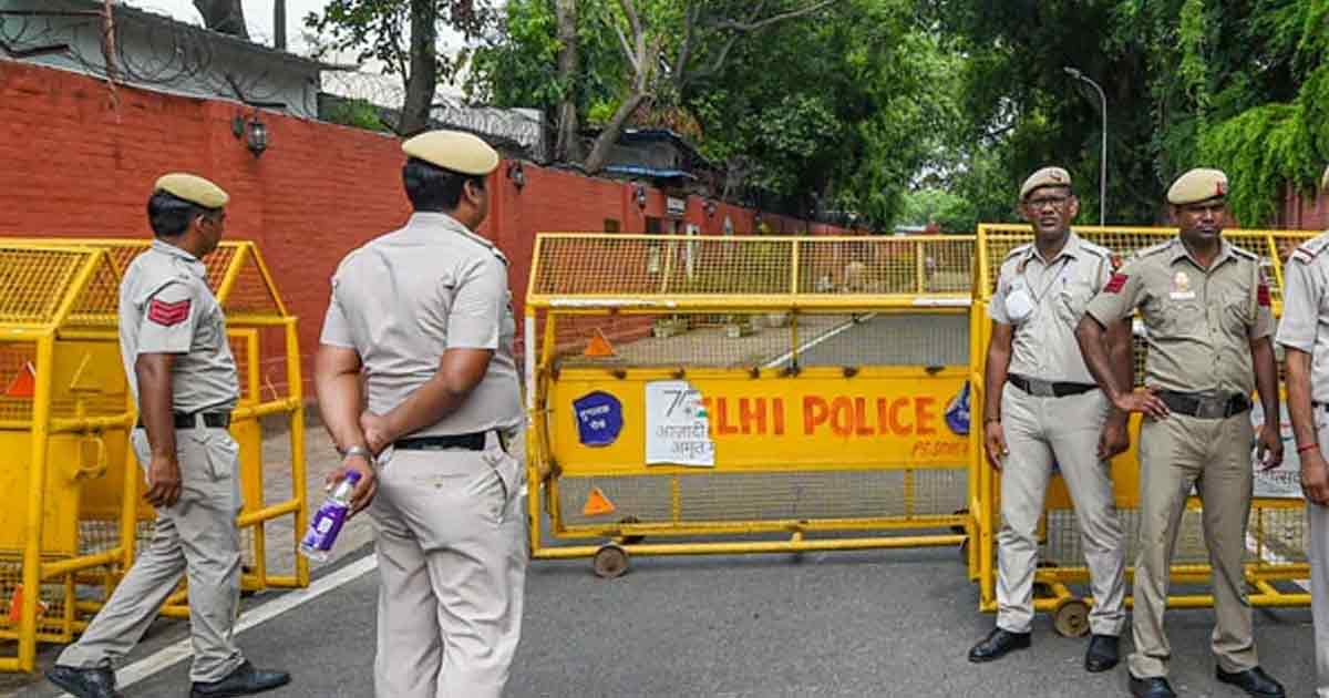 Delhi school bomb threat was hoax it made by students to avoid examinationas