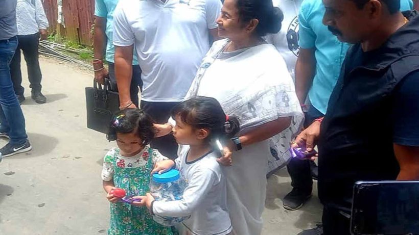 CM Mamata Banerjee Visits School During Madhyamik Exam, Speaks to Guardians