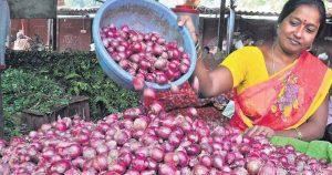 Onion prices have plummeted to just ₹2 per kg in Mahdipur,