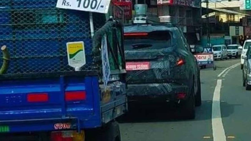 Renault Duster spotted testing in India