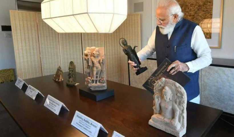 US returns stolen Indian treasures