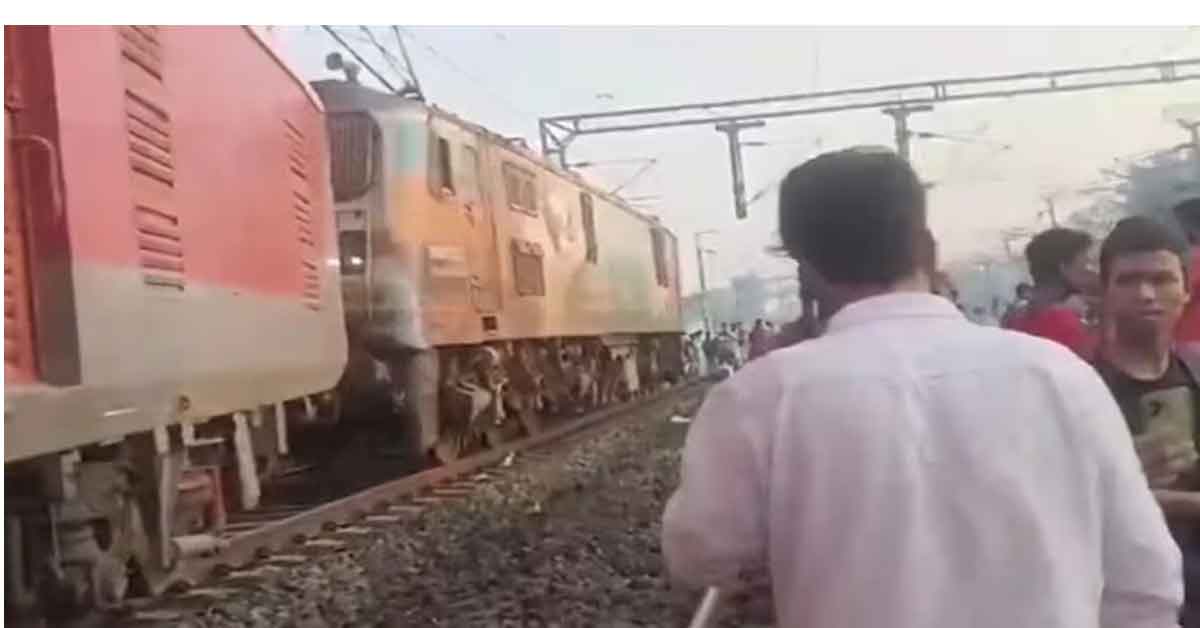 Howrah secundrabad train derailment