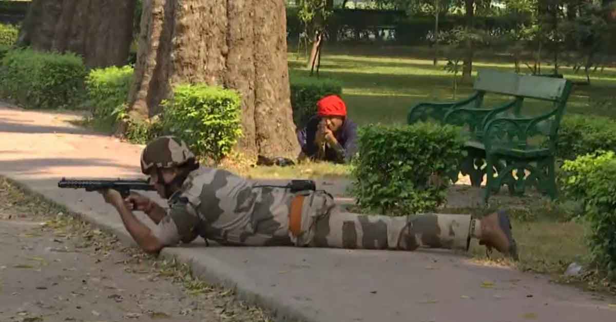 Mock Drill by Indian Army Underway in Front of Victoria House in Kolkata