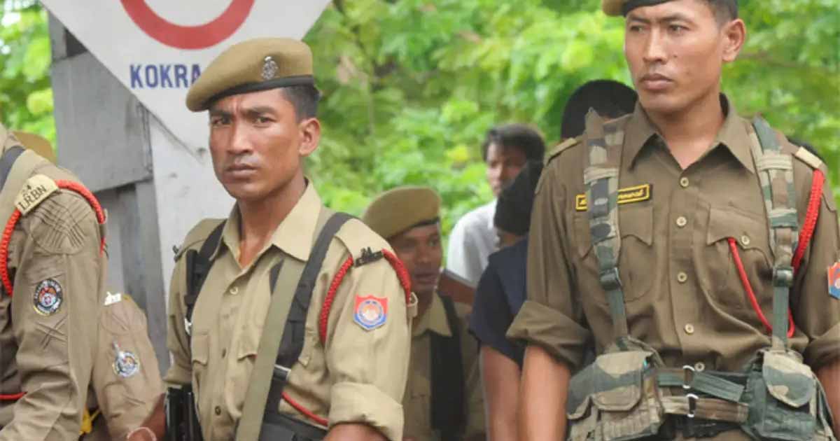 tripura police arrest bangladeshi national smuggling weapons cash