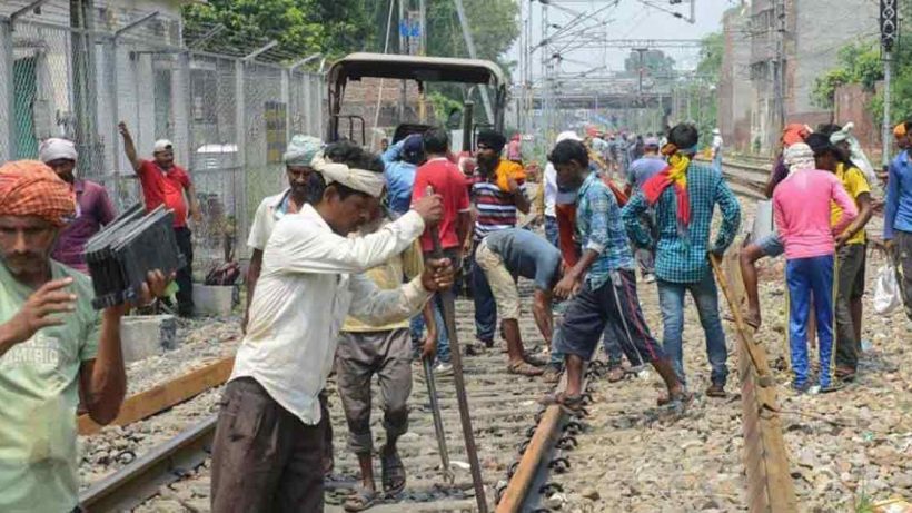 A crack appeared on the railway track before Bongaon Station, causing a prolonged halt in train services