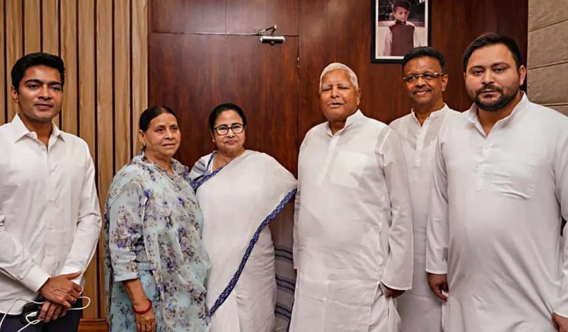 Lalu Prasad Yadav 'selfish' and accuses Mamata Banerjee