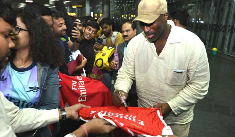 Football legend Sol Campbell arrives in Kolkata for Tata Steel World 25K. Join the Arsenal star on 15th December 2024 to celebrate fitness, sports, and community spirit!