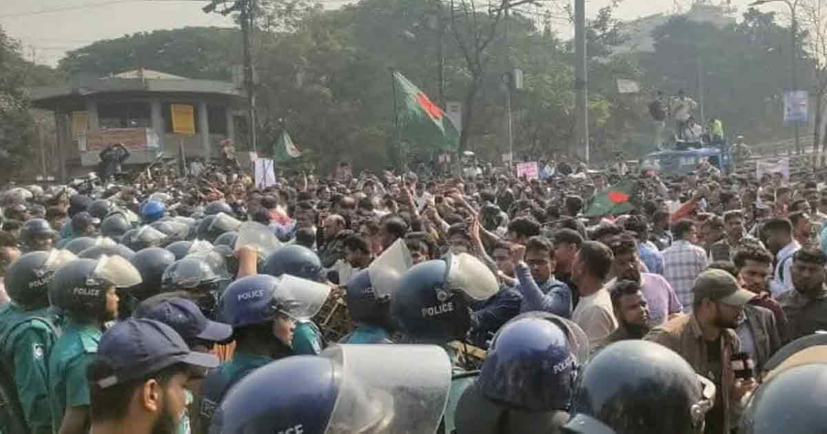 Bangladesh: 'Fear of Chinmay Prabhu's Death' - Lawyer Rabindra Ghosh Leaves Dhaka Amid Concerns