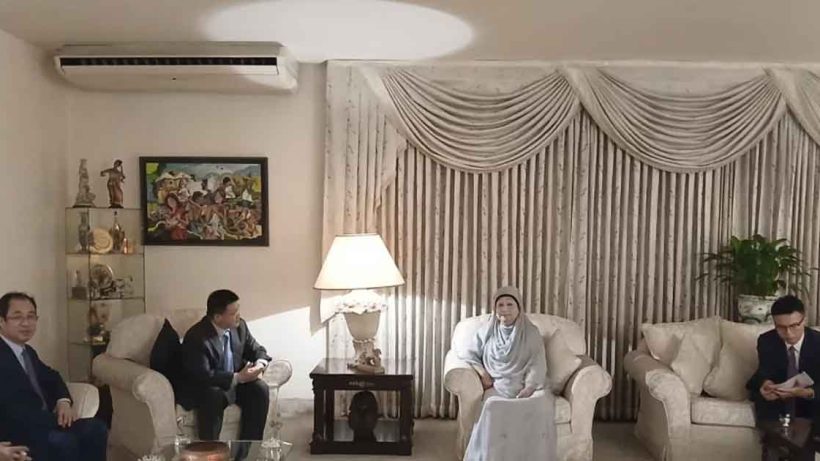 Chinese envoys meet with BNP leader Khaleda Zia at her residence in Dhaka on wednesday