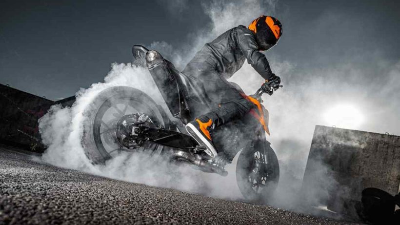 2025 KTM 790 Duke unveiled