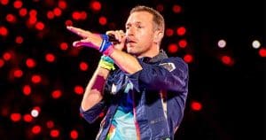 **Meta Description:** "Coldplay's Chris Martin mesmerized fans at the Ahmedabad concert by singing 'Vande Mataram' and 'Maa Tujhe Salaam' in honor of Republic Day. Watch the viral video as the crowd celebrates this unforgettable moment!"