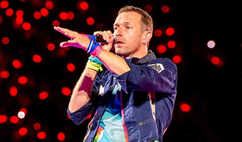 **Meta Description:** "Coldplay's Chris Martin mesmerized fans at the Ahmedabad concert by singing 'Vande Mataram' and 'Maa Tujhe Salaam' in honor of Republic Day. Watch the viral video as the crowd celebrates this unforgettable moment!"