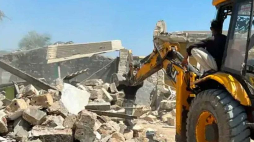 Hazrat Panj Peer Illegal Dargah demolished in Bet Dwarka, Gujarat