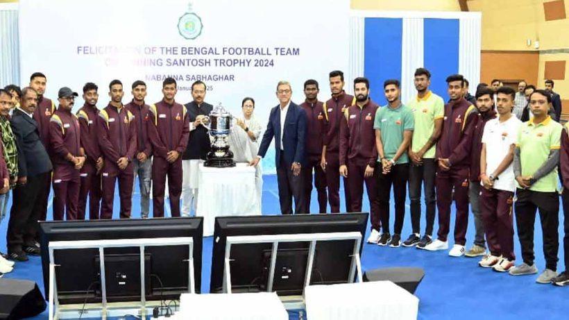 Mamata Banerjee with Bengal Football Team after win Santosh Trophy Final