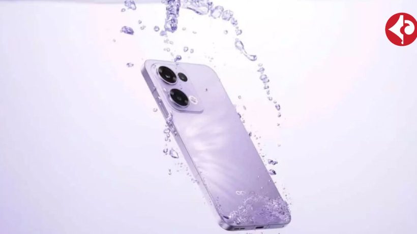 Oppo Reno 13 5G under water