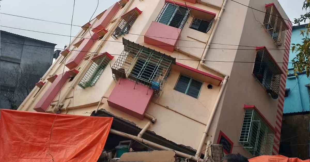 Construction Mishap in Tangra: One Flat Tilts Towards Another in Kolkata