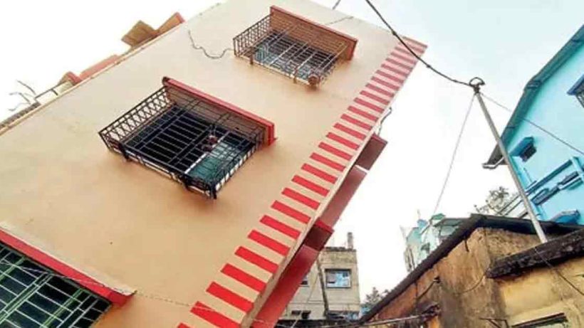 Another Tilted House Found in Bospukur, KMC Faces Growing Pressure