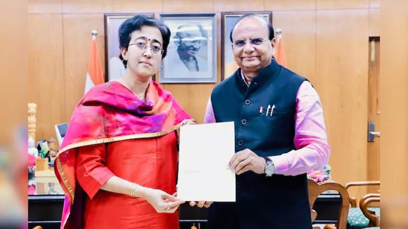 পদত্যাগ করলেন মুখ্যমন্ত্রী