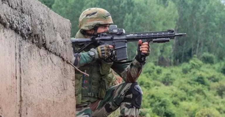 BSF shoots Pakistani intruder
