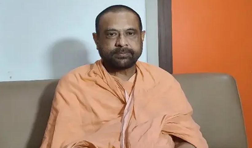 Kartik Maharaj Demands Shelter for Bangladeshi Hindus in India