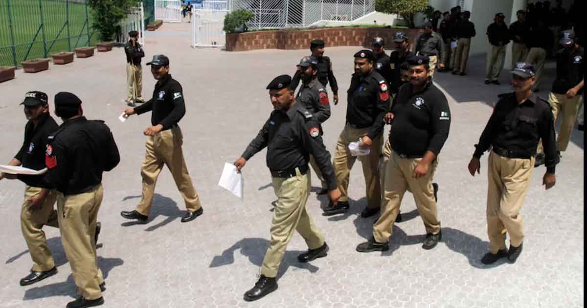 Over 100 Pakistani Police Officers Dismissed for Security Negligence