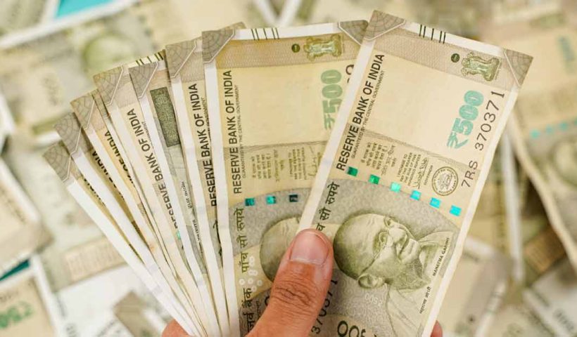 indian-rupee-declines-due-to-lack-of-foreign-investment