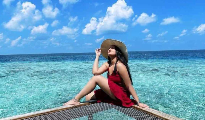 sonakshi-sinha-avoids-wearing-swimwear-in-india-reveals-reason-behind-fear